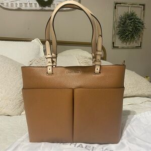 Michael Kors - Bedford Pebbled Leather Tote Bag